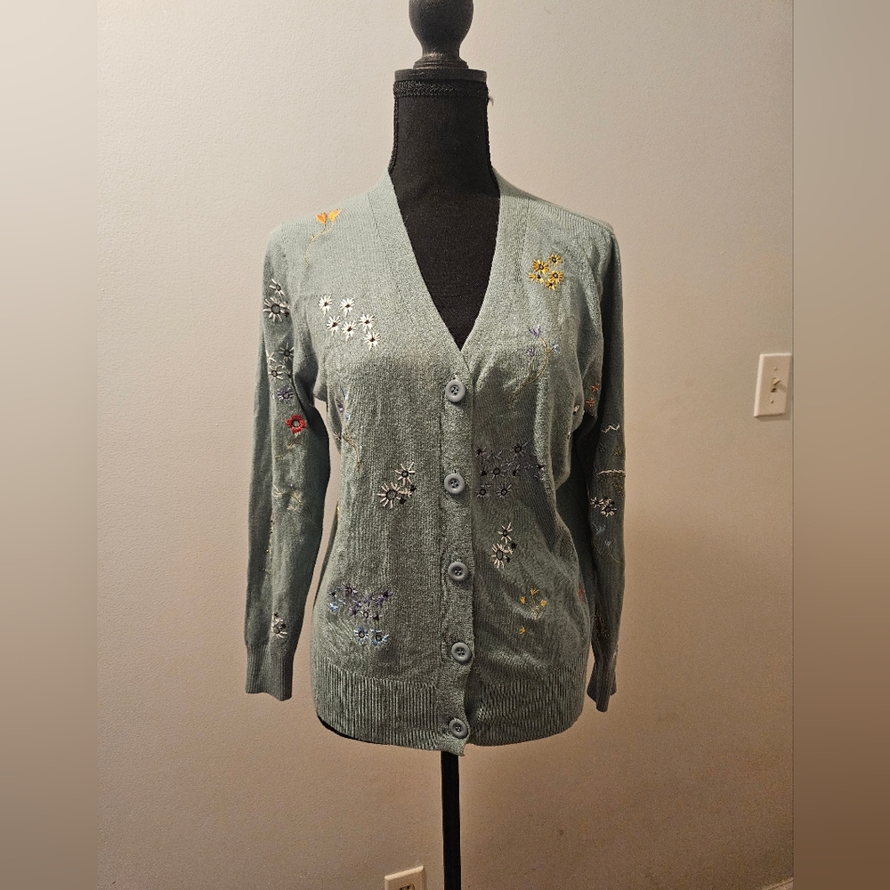 Green Cardigan Sweater with Embroidery and V-Neck
